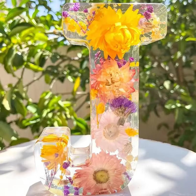 Floral Letter Night Light Alphabet Letter LED Lights Luminous Number Lamp Decorative Resin Lamp with Initial Letter & Dry Flower
